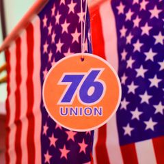 エアフレッシュナー [76 UNION] /アメリカン雑貨 エアーフレッシュナー 吊り下げ バニラ アメ車 カスタム 芳香剤