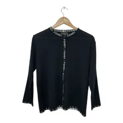 FENDI　ニットカーディガン　ファッション　フォントロゴデザイン