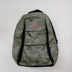 ジョーダン　迷彩　リュックサック　バックパック　カモフラージュ　カモフラ
