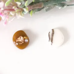 no.123　レジン　くすみイエロー　ミルキーホワイト　ビジュー　ピアス　イヤリング　ハンドメイド