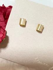 ゴールドカラー カップデザインピアス チタンポスト