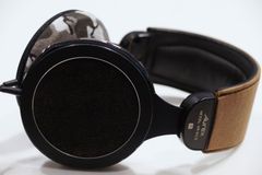 Aurex HR-810II のイヤーパッドの保護・修理に mimimamo スーパーストレッチ・ヘッドホンカバー （サイズ：M、色：シティ、型番：MHC-001-CC）