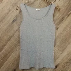 M1-01822【Women】UNIQLO(ユニクロ) タンクトップ (M) / グレー 表、中央に汚れ有 裏、右肩部分に汚れ有 G