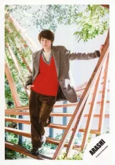 【中古】生写真(ジャニーズ) 嵐/相葉雅紀/全身・衣装チェック柄茶色赤・右手ポケット・左手柱・体正面/シングル「君のうた」MV＆ジャケ写撮影オフショット/公式生写真