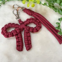 パラコード ワインレッド リボン キーホルダー フリンジ ハンドメイド