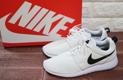新品 23.5㎝24㎝24.5㎝25㎝　NIKE ナイキ ローシ ワン ROSHE ONE 白スニーカー　ホワイト　ブラック　レディーススニーカー