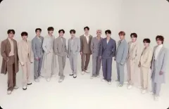 【中古】コレクションカード(男性) 01[NORMAL]：01：SEVENTEEN/集合(13人)/NORMAL/「2021 SEVENTEEN ONLINE CONCERT ＜IN-COMPLETE＞」トレーディングカード