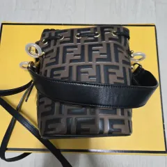 2025年最新】fendi モントレゾールの人気アイテム - メルカリ