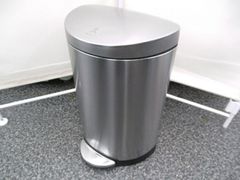 中古品 simplehuman シンプルヒューマン セミラウンドステップダストボックス 10L シルバーステンレス CW1833