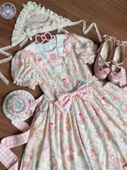 新品 未使用 ガーリーなロリータワンピース  お出かけや女子会にぴったり！