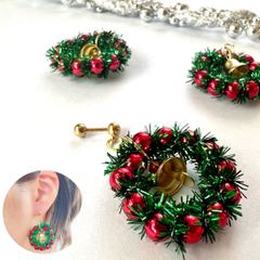 ｈ22：ボディピアス クリスマス リース ベル ボール 20G ピアス ストレートバーベル デート お出かけ お買い物 プレゼント ゴールド グリーン レッド 冬 可愛い ゆらゆら