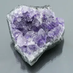 ウルグアイ産アメジストクラスター 1点物  約30ｇ   天然石 置き物 浄化 金運 恋愛運 癒し