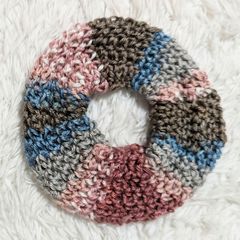 ♡ハンドメイド♡ヘアゴム シュシュ ヘアアクセサリー マーブル毛糸 毛糸 ボリューム 大きい 可愛い １点物 プレゼント グレー ピンク ブルー ブラウン マルチカラー