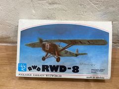未組立☆RWD PZW72 RWD-8 航空機 戦闘機 プラモデル 中古☆