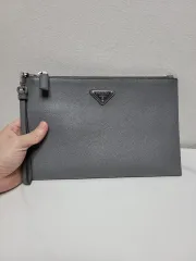 【現行型・極上美品✨】RFID掲載 PRADA SAFFIANO+SOFT 黒 極美品✨新型RFID搭載 PRADA サフィアーノ 二つ折り 財布