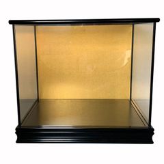 黒枠　ガラスケース　金バック【内寸サイズ：間口40㎝　奥行30㎝　高さ33㎝(約)】