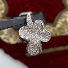 K18WG ダイヤモンドクロス ペンダントトップ 1.9g 1ct