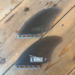 中古  FUTURES フューチャーフィン CI チャンネルアイランド アルメリック ツインキール KEEL 2枚 先端キズあり