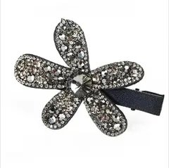 人気品　花形スパンコールヘアピン