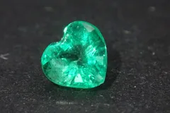 天然エメラルド0.296ct 約3×4mm ソーティング付き！