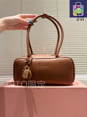 【今日特価】Miu Miu Canvas Briefcase ～キャンバス ボウリングバッグ～