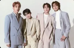 【中古】コレクションカード(男性) 82[SPECIAL(裏面銀箔押し)]：82：SEVENTEEN/集合(4人)/SPECIAL(裏面銀箔押し)/「2021 SEVENTEEN ONLINE CONCERT ＜IN-COMPLETE＞」トレーディングカード