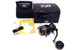 【未使用】  ダイワ 23 ソルティガ 5000-XH スピニングリール オフショア ジギング ヒラマサ 釣り 釣り道具