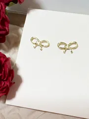 リボン　チタン　ピアス　つけっぱなし