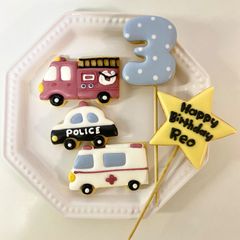 働く車3枚、星プレート、棒付き数字の5枚セット