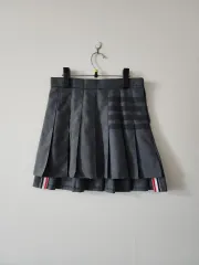2025年最新】thom browne スカートの人気アイテム - メルカリ