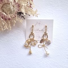 結びフープ じゃらじゃら  アシンメトリー  バラ 雫 蕾 リボン ハート  パール  ピアス / イヤリング