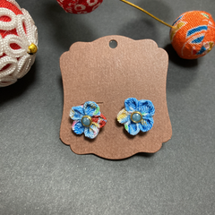 つまみ細工　ピアス