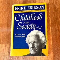 エリクソン　Chilđhood AND Society by ERIK H. ERIKSON