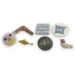 ミナペルホネン mina perhonen】 サンキューベリーバッチ
