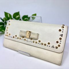 Salvatore Ferragamo サルヴァトーレフェラガモ 長財布 二つ折り リボン風 札入れ 小銭入れ カード入れ クリーム メンズ レディース ユニセックス B-233