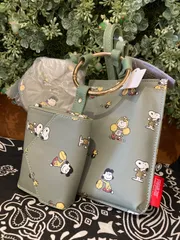 PEANUTS スヌーピー ショルダーバッグ ブラック 肩掛け SNOOPY 縦型　ブラック　ベージュ　グリーン