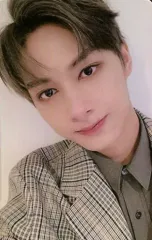 【中古】コレクションカード(男性) SEVENTEEN/JUN(ジュン)/衣装ベージュ・両手下げ・顔左傾け・裏面紫/CD「3RD Album ： An Ode(Truth ver.)封入特典フォトカード