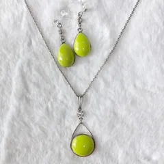【イエローグリーン】雫ネックレス&ピアス/イヤリングセット (金具交換無料)