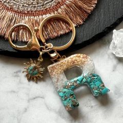 Sea gem☆レジンイニシャルキーホルダー　R