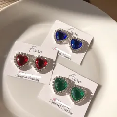 ハートビジューピアス