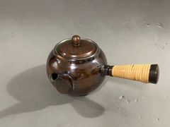 D-4 【昭和レトロ】急須 横手急須 藍色花柄 陶器 伝統工芸 日本茶 