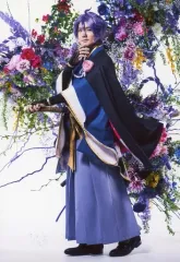 【中古】生写真(男性) 和田琢磨(歌仙兼定)/全身・戦闘服・背景白・花・キャラクターショット/舞台「『刀剣乱舞』綺伝 いくさ世の徒花」ランダムブロマイド