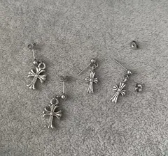 ピアス 十字架 クロス 4点セット 両耳 メンズ レディース スタッドピアス おしゃれ 定番アクセサリー かっこいい シルバーカラー