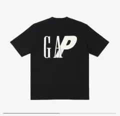 新品 24ss PALACE × GAP TEE ブラック S コラボレーション 希少】GAP×Palace コラボTシャツ(ブラックLサイズ)
