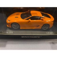 Lexus LFA 2011 色：Orange メーカー：ミニチャンプス 新品未使用 1/43ミニカー