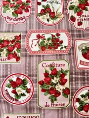 un/nö　イチゴデザイン　ꕤ୭*コスモテキスタイル　110×1m単位　ꕤ୭*参考小物見本あり