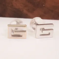 【美品/希少】GUCCI ピアス　K18WG スクエア　18金　750 片耳 GUCCI （新品仕上げ済）グッチ Gキューブ ロゴ ピアス K18 WG