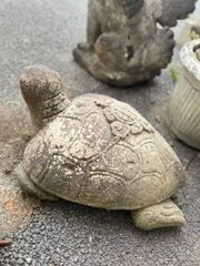 バリ島の「(大きめ）カメの石像」展示品 につき１点限り。＊店頭までご来店の上、現状でのお渡しが条件となります。