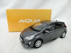 ☆ミニカー IQ 1/24ジェイドグリーンメタリック箱付 - メルカリ