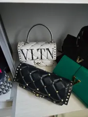 【美品】ヴァレンティノ　ハンドバッグ　VLTN　2way　キャンディスタッズ　黒 美品】ヴァレンティノ ハンドバッグ VLTN 2way キャンディ